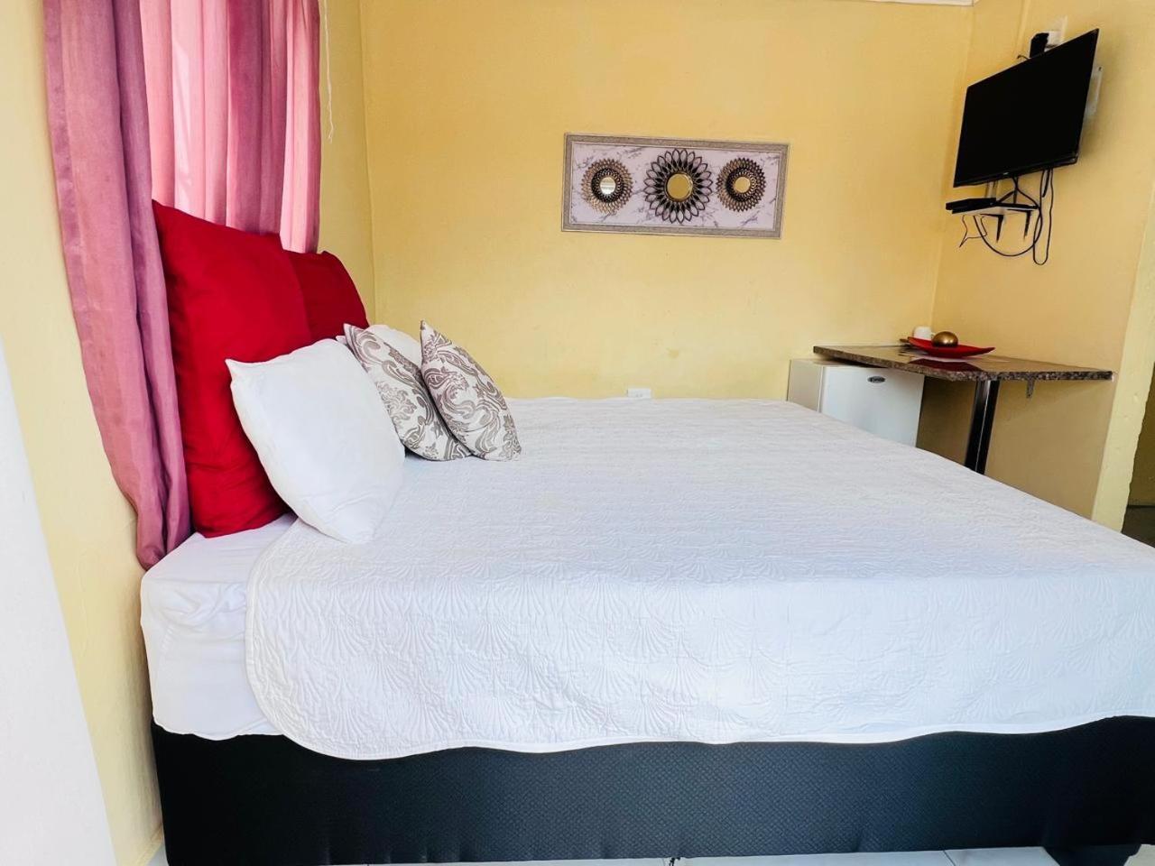 Oteng Lifestyle Bnb Bed & Breakfast Rustenburg Bagian luar foto