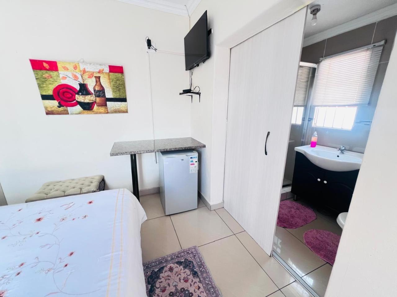 Oteng Lifestyle Bnb Bed & Breakfast Rustenburg Bagian luar foto