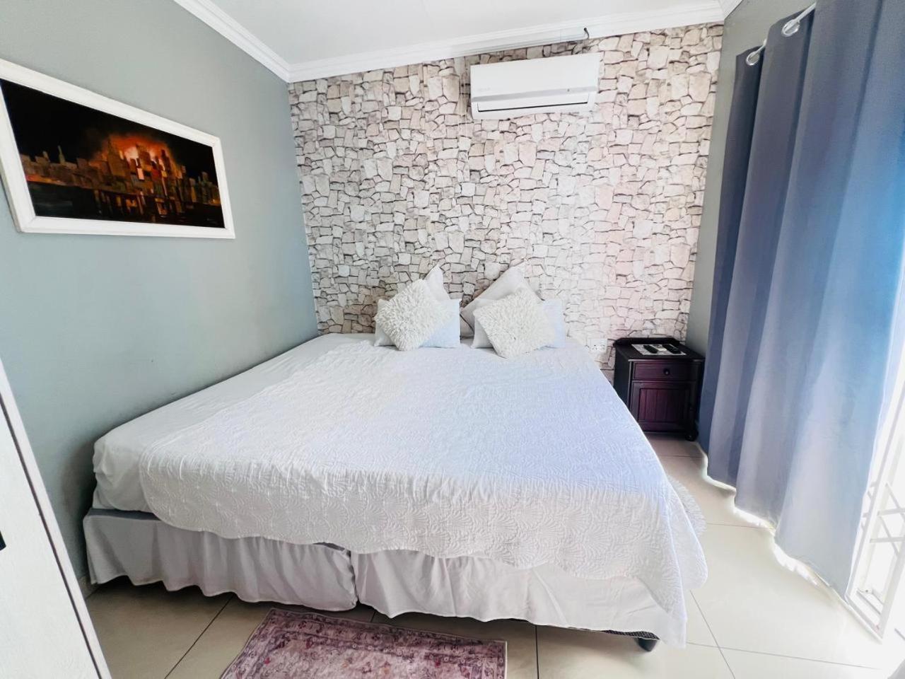 Oteng Lifestyle Bnb Bed & Breakfast Rustenburg Bagian luar foto