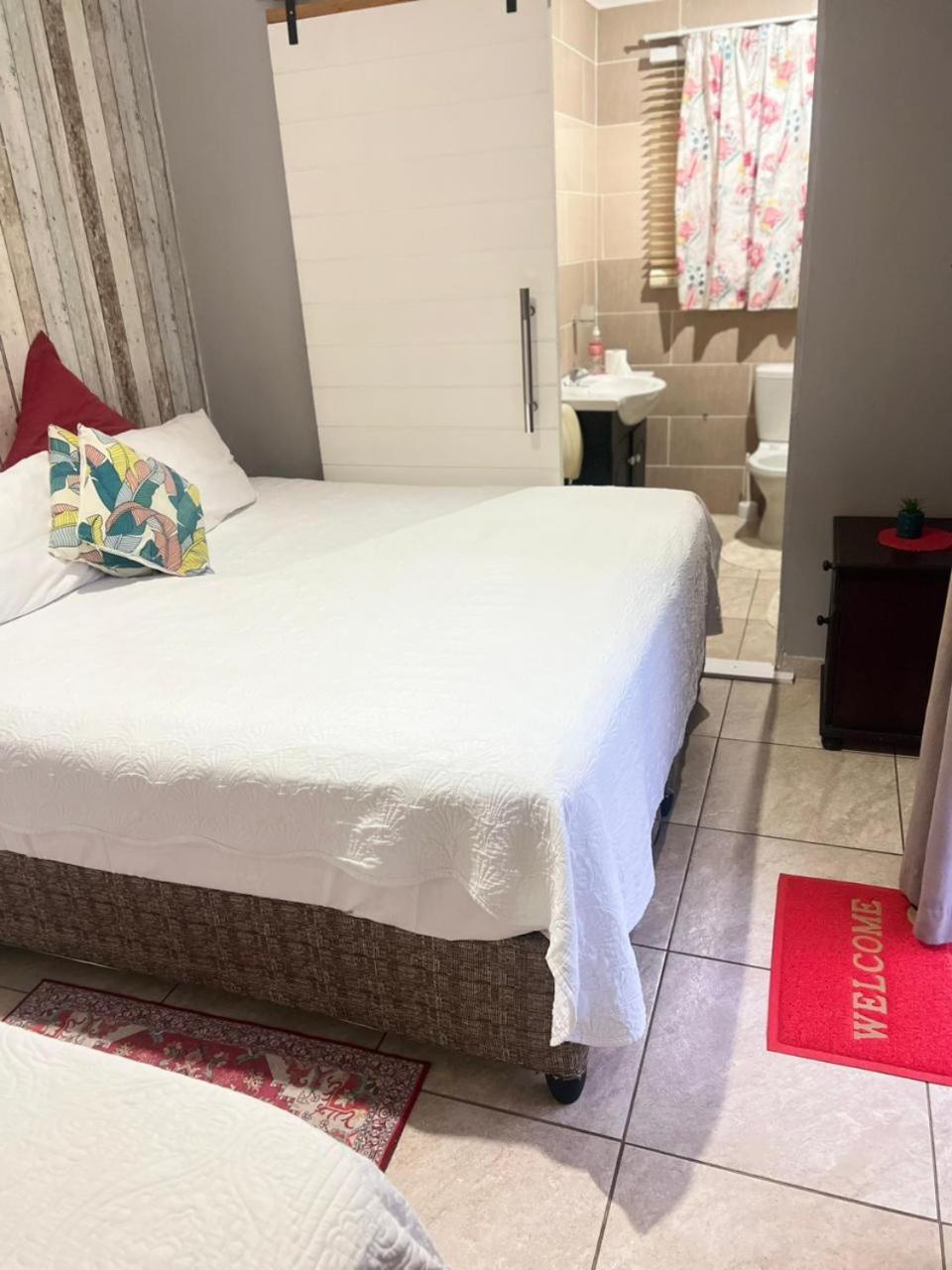 Oteng Lifestyle Bnb Bed & Breakfast Rustenburg Bagian luar foto