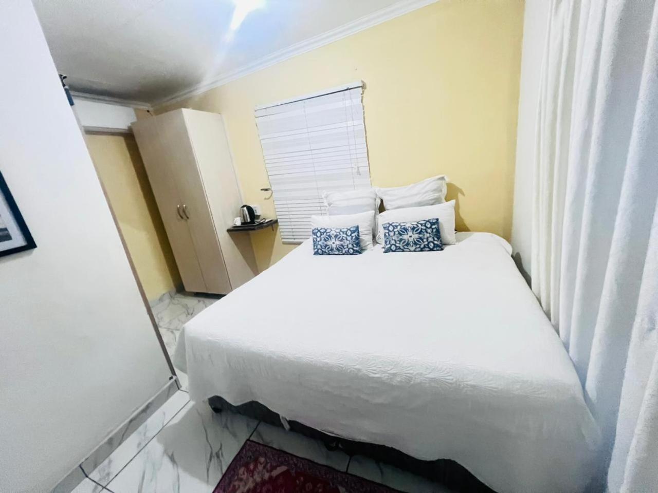 Oteng Lifestyle Bnb Bed & Breakfast Rustenburg Bagian luar foto